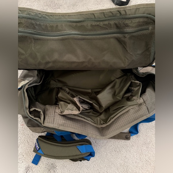NWT Patagonia Black Hole Duffel Bag 55L - Basin Green - Picture 5 of 6